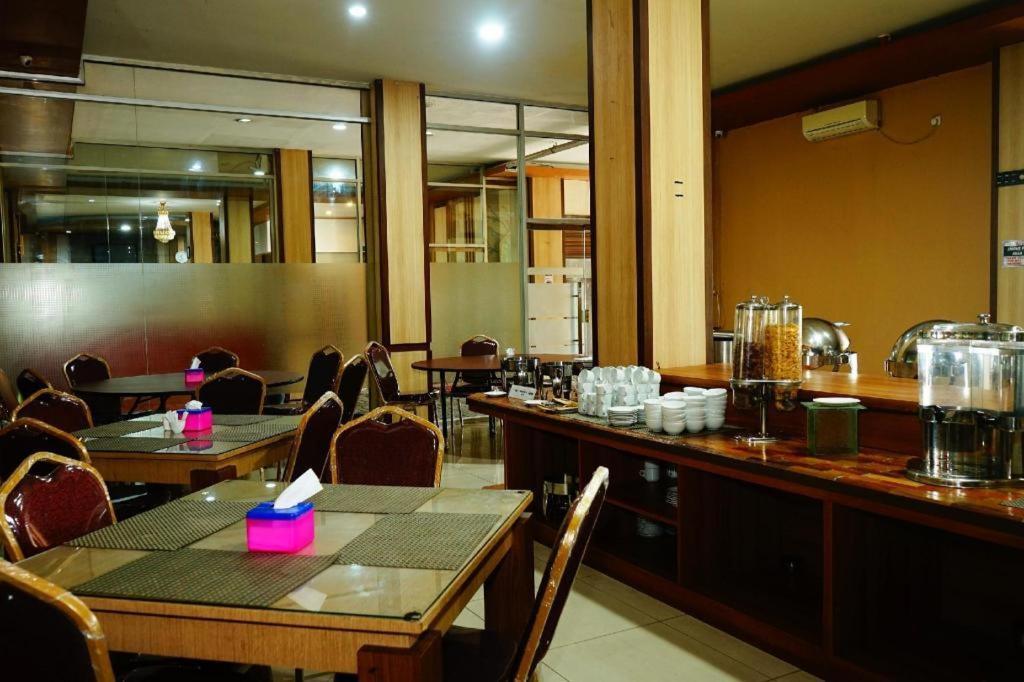 Grand Vella Hotel Pangkal Pinang Exterior photo